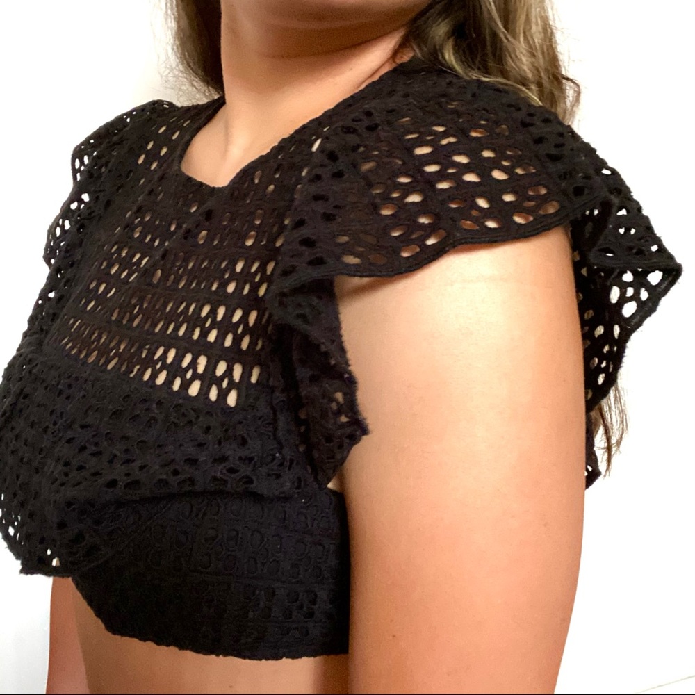black cropped / mesh top